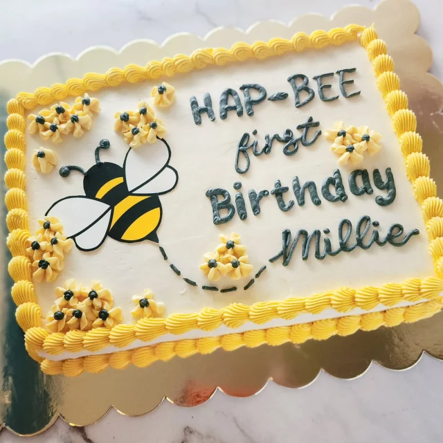 Happy First 🐝 🐝🐝 day Millie!!
This cake was so fun to create, can't wait to share the matching cookies 👀🏵️🐝

#cake #customcake #birthdaycake #creativecakes #marysvilleohio #richwoodohio #ohiosmallbusiness #columbusfoodie #buttercreamcake #cakeartist #cakesofinstagram #homebakersofinstagram